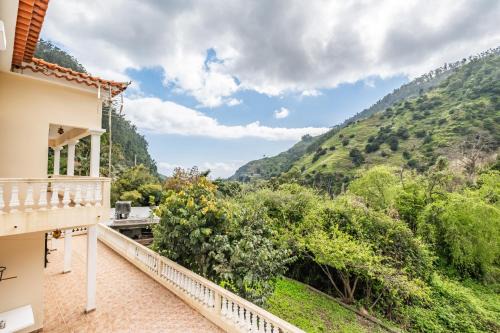 Valley Nest by Zest and Guest