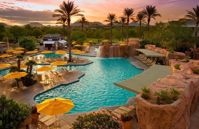 Valley of the Sun's 2BR Canyon Villas at Desert Ridge +Family-friendly amenities
