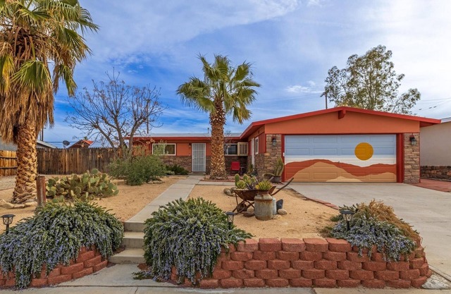 Valley of the Palms House