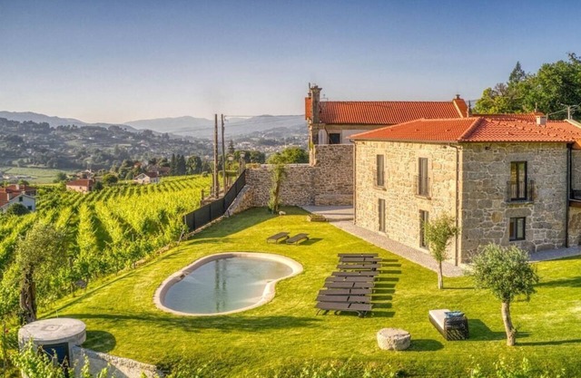 Valley Springs Houses | 6 houses 30ppl 11 bedrooms