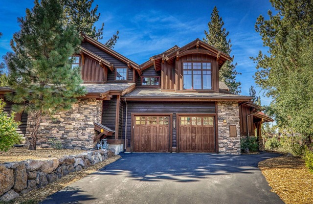 Valmont Vista, Gated Golf & Ski Community w/Club Amenities! Lake Tahoe