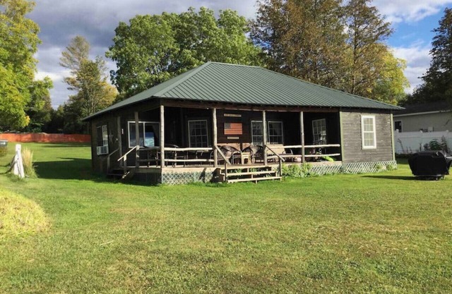 Vancie's Cottage on Lake Champlain