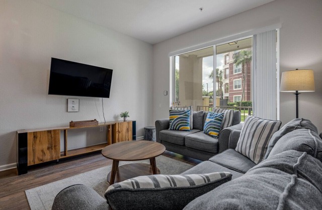 VC8-107 Vista Cay Orlando Condo | Walk to Pool, Near Disney & Universal