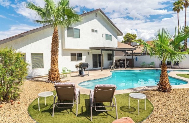 Vegas 4BR Haven w/Pool, Spa, and Pool Table