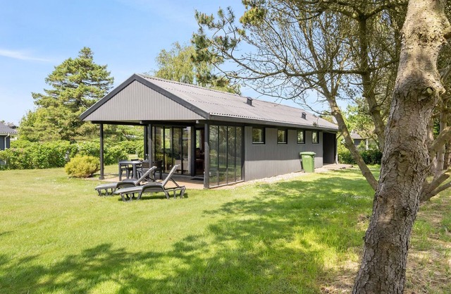 "Veljan" - 400m from the sea by Interhome