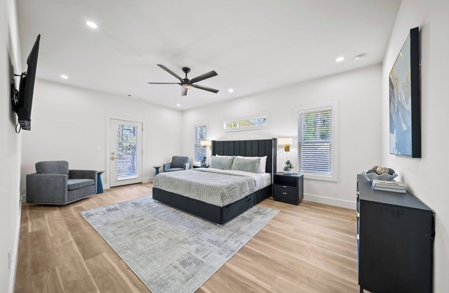 Venetian Haus- Luxurious 5 bd 3ba New Construction near golf & major attractions