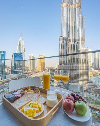 Venetian - Luxury Living Burj Khalifa View & Massage Chair