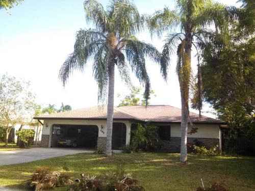 Venice Pool Home by AcoralBay 5 Min to the beach & town