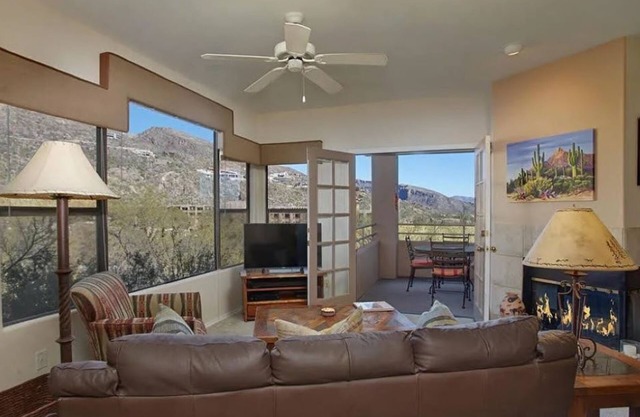 Ventana Canyon Luxury Condo - Panoramic Mtn Views, 2000 per month June - Aug