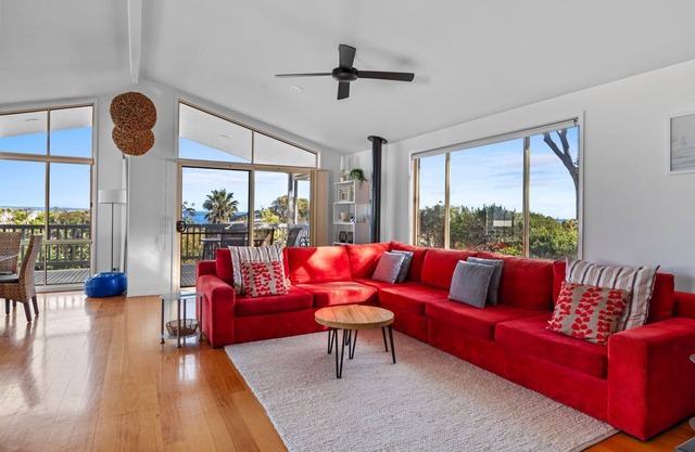 Ventnor Vista - Stunning 4-Bedroom Ocean View Retreat