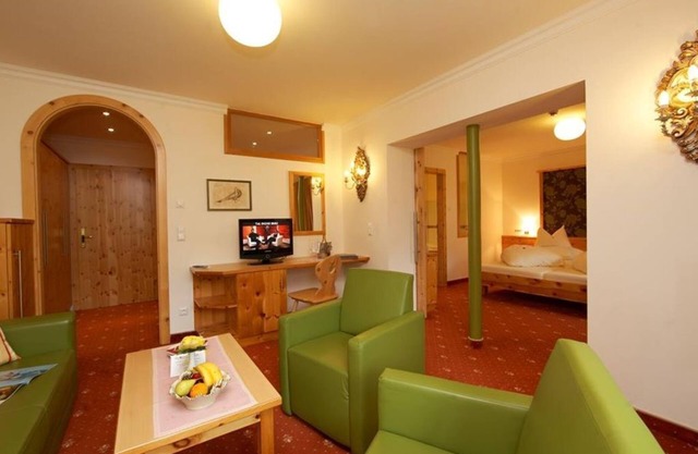 Verwöhn-suite 50-60 m²/Zirbe - Thermenwelt Hotel Pulverer