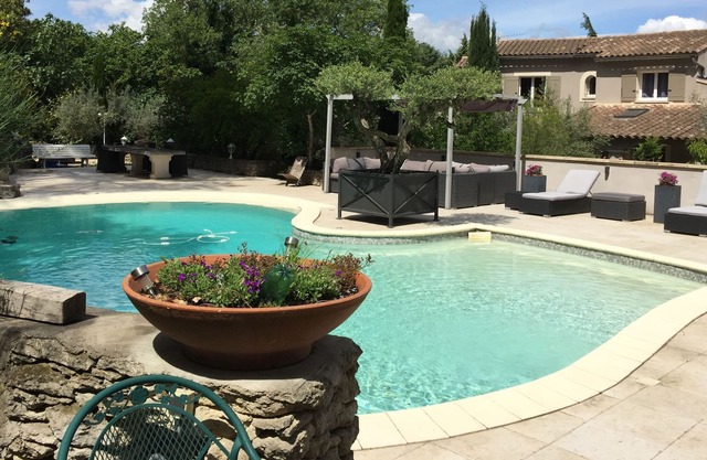 Very beautiful villa at the foot of the Alpilles next to St Rémy de Provence