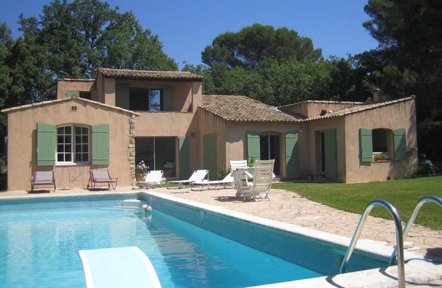VERY BEAUTIFUL HOUSE with south facing garden near Aix en Provence
