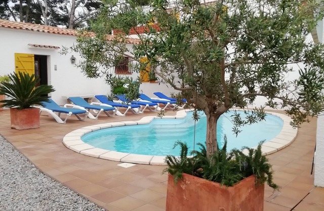 Very Large House 150 meters from the beach and shops