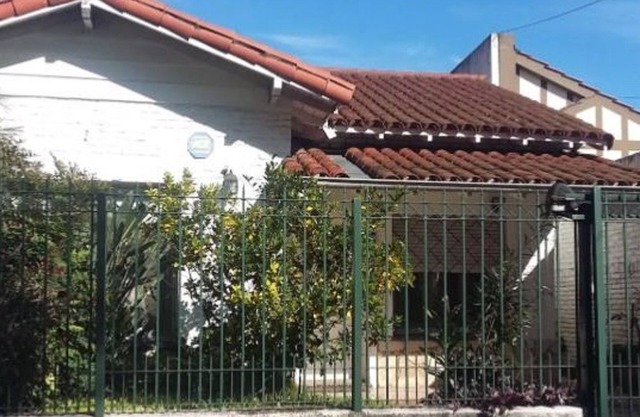 Very nice house with great garden, ideal green lovers.