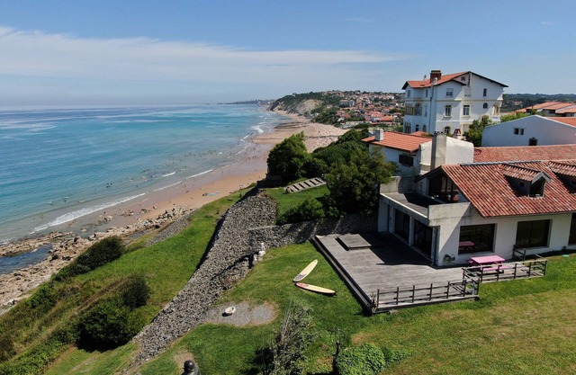 😍 Very nice surfer house on Guéthary beach 🌊🏄 🌊🏄‍♀️🌊🏄 🌊