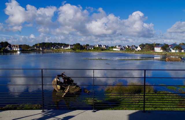 VERY PRETTY MODERN HOUSE, BEAUTIFUL VIEW ON REAR PORT