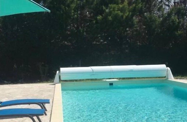 Very pretty villa with a large swimming pool 3 km from Cavaillon