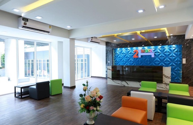 Vibrant and Spacious Rooms in Bangkapi