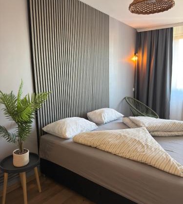 Victoria 1 Room Apartment- Self Check in 24h