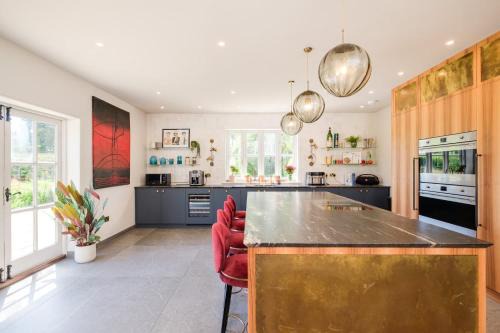 Victorian House Gym Games Room & 2 Acre Gardens