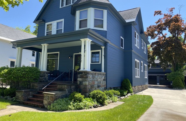 Victorian in Historic Downtown Petoskey - Multi-Family Ready!