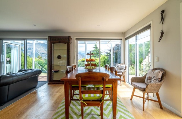 Views, Space, Comfort, The Perfect Holiday Treat