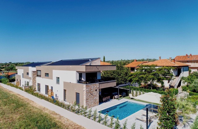 Vila Pieron & Bavigo Holiday Complex for 16 Persons by Istrabook