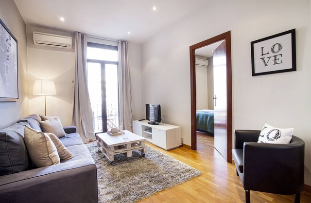 Viladomat Eixample Apartment