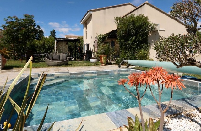 Villa with swimming pools, south of france, 6 people