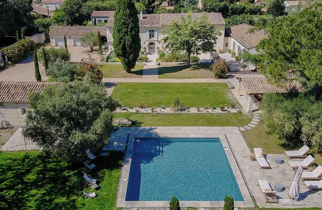 Villa à 5 min à Pied du Village Entre les Arènes et Glanum Avec Piscine