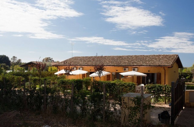 villa 1 with garden in the green a few meters from the beach