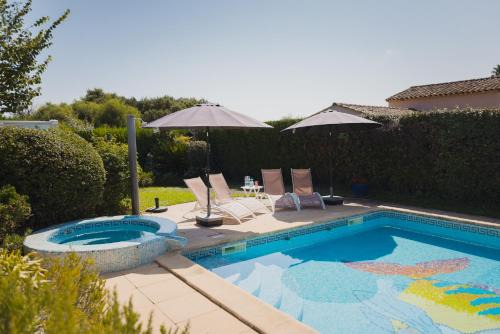 Villa 130m2, near St-Tropez, direct beach access