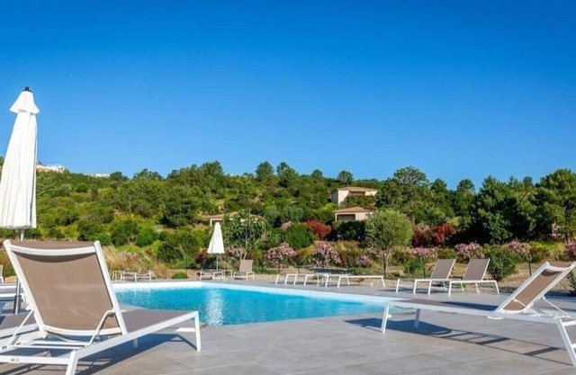 Villa 3 Chambres VUE Exceptionnelle Vigne ET MER Avec Piscine Chauffee