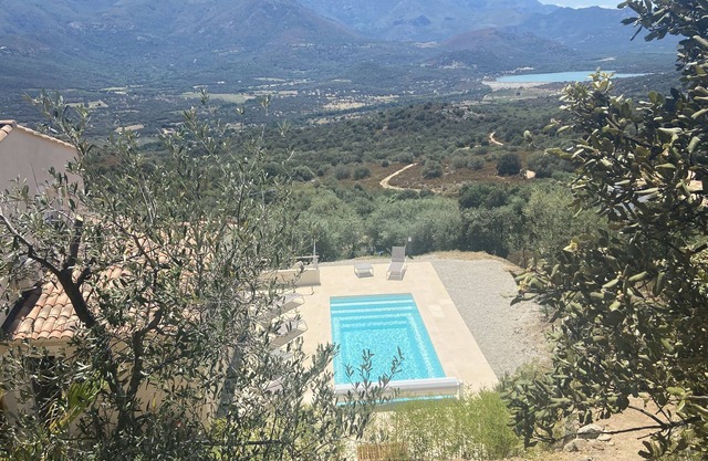 Villa 5 Bedrooms & pool - Exceptional view-Monticello