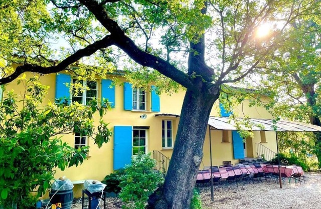 Villa 5* Les Chênes with swimming pool in a vineyard 5 suites 11 pers