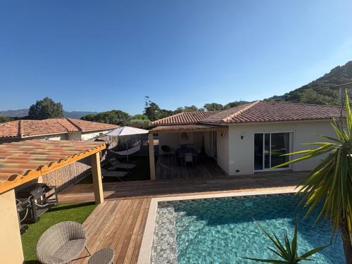 Villa 6 p route de Palombaggia Porto Vecchio piscine privée chauffée à 5 min des plages de Palombaggia Santa Giulia