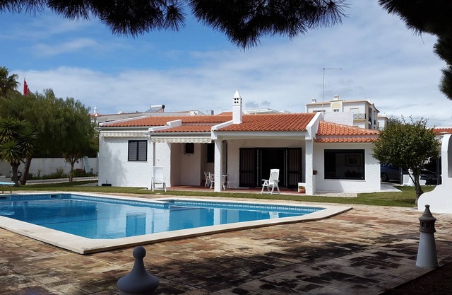 Villa 600 m from 2 beaches; 300 m nightlife; BBQ, internet, A/C