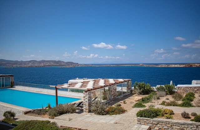 Villa 78 m2 in Agia Irini, 350 meter to the beach for 4 guests with pool access!