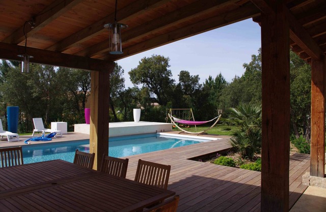 Villa 8 to 12 Persons 10 min De La Plage. Private heated pool, Air conditioning