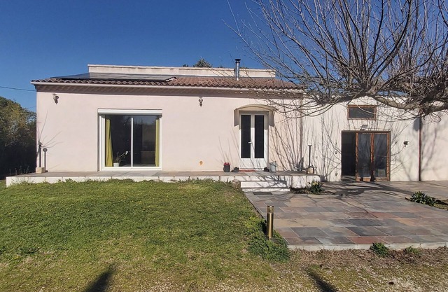 Villa 90 m2 Le Thor. 5kms Isle sur Sorgue, 12 Avignon, 15 Lubéron, 1h de la mer