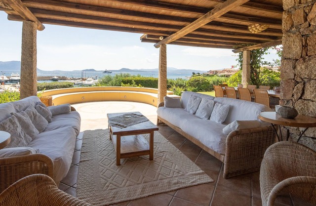 Villa Acqua Marina - Four Bedroom Villa, Sleeps 8
