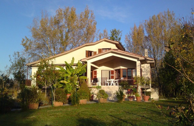 Villa Alberto, tranquil countryside btw Rome & Naples, stunning mountain views
