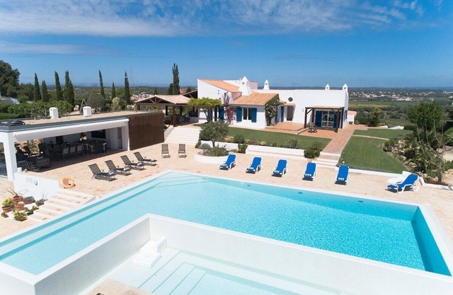 Villa Alfarrobeira - Superb Villa located on the cliff overlooking Lagos Marina