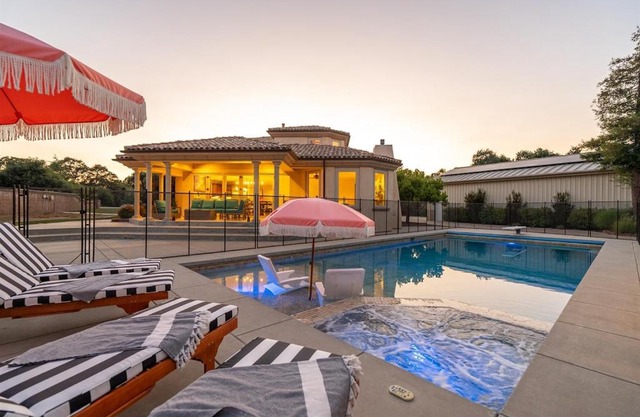 Villa Allegria Luxe-Pool, Spa, Casita, Sleeps 12