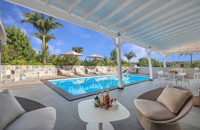 VILLA ALTAIR with Swimming Pool and 3 Parental Suites