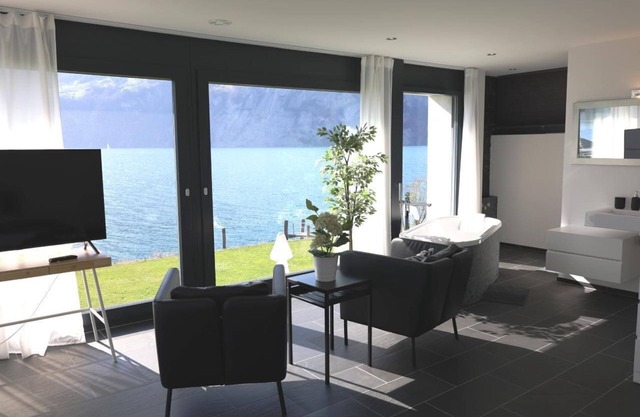 Villa am See 3 - Beach House