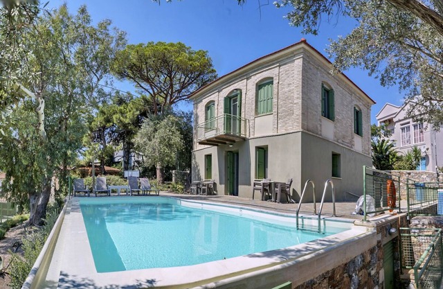 Villa Amphora - Three Bedroom Villa, Sleeps 6