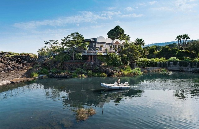 Villa Anemone - Iris Apartment, Sea Front