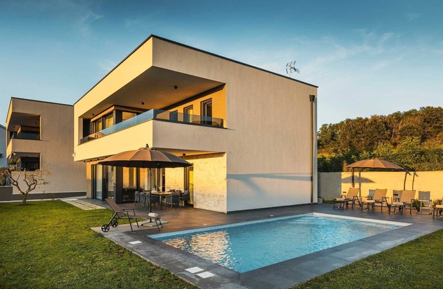 Villa Angelina - Idyllic 4 BD villa for 8 with pool close to Porec